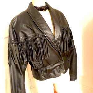 ✨Amazing vintage fringed leather jacket✨